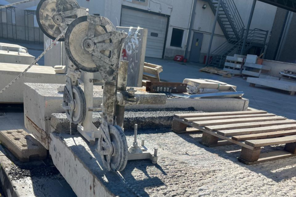 corte de hormigón con hilo diamantado